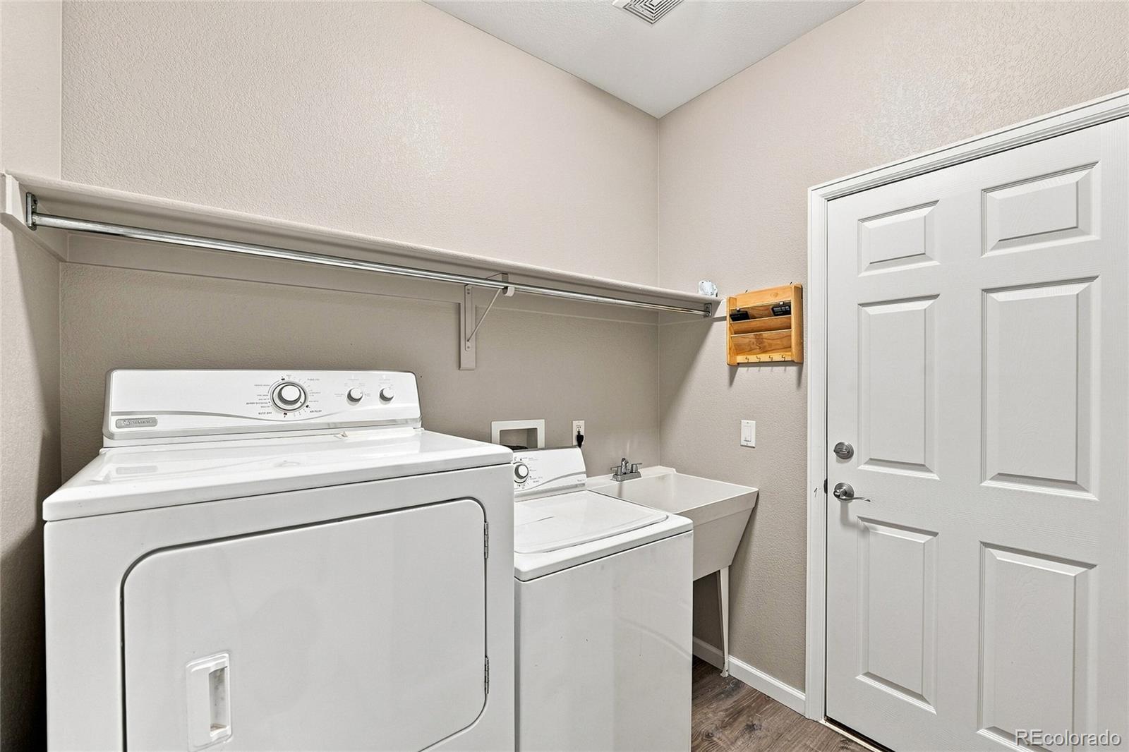 MLS Image #15 for 23410 e moraine place,aurora, Colorado