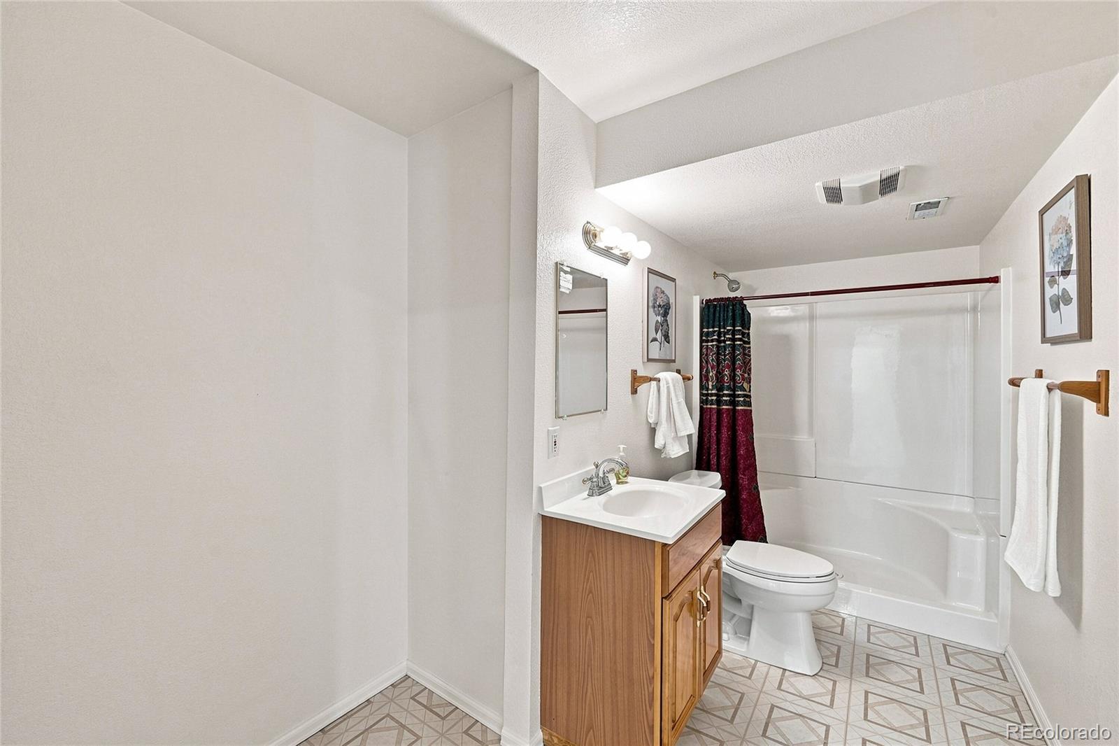 MLS Image #20 for 23410 e moraine place,aurora, Colorado