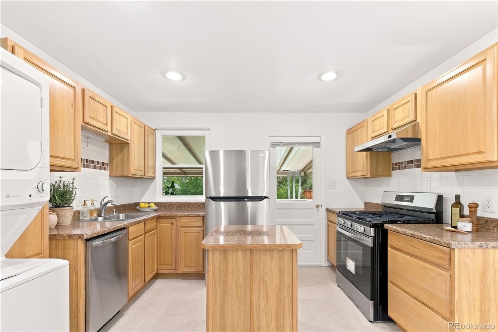 MLS Image #8 for 1650 s tejon street,denver, Colorado