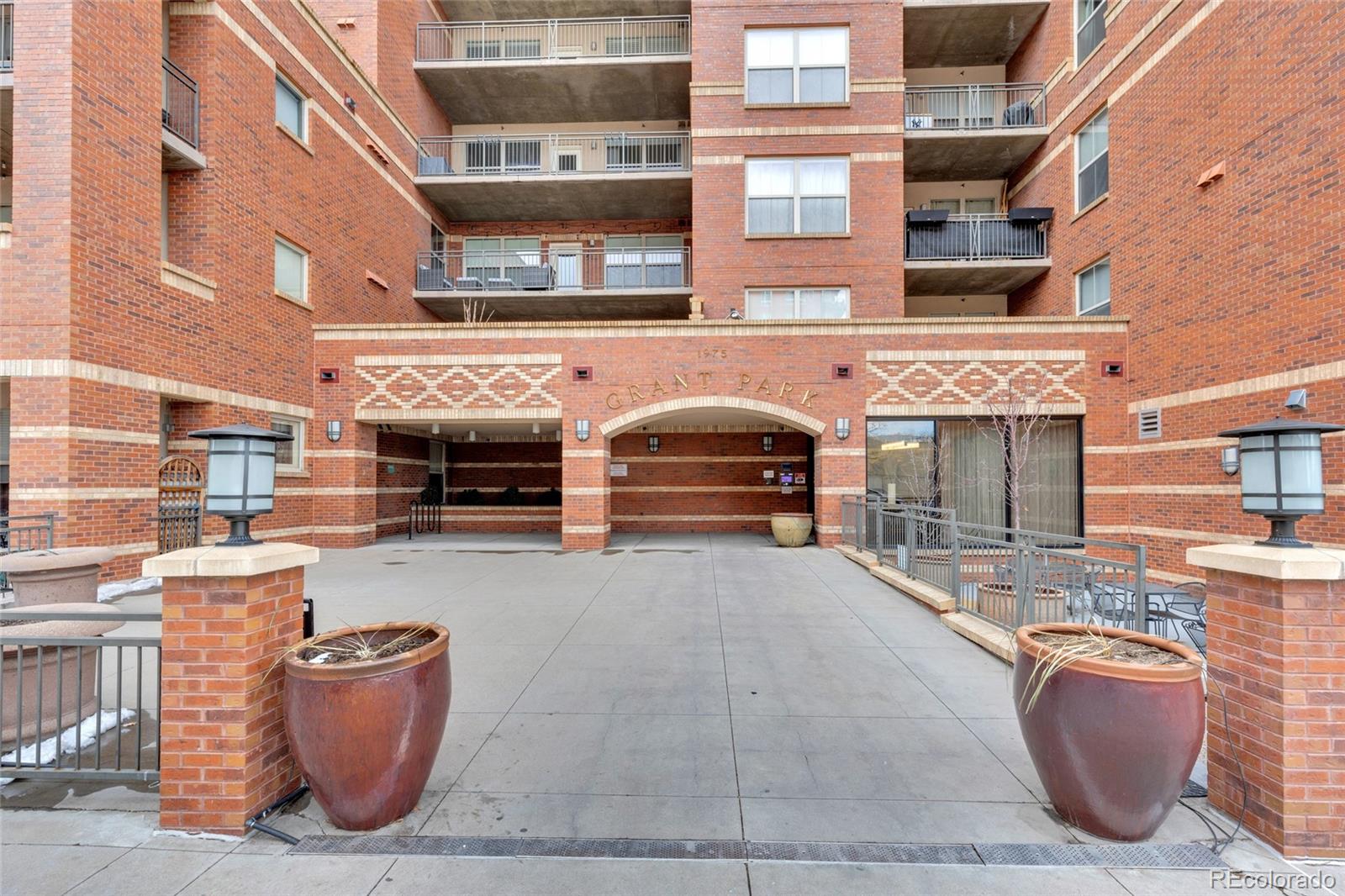 MLS Image #27 for 1975 n grant street,denver, Colorado