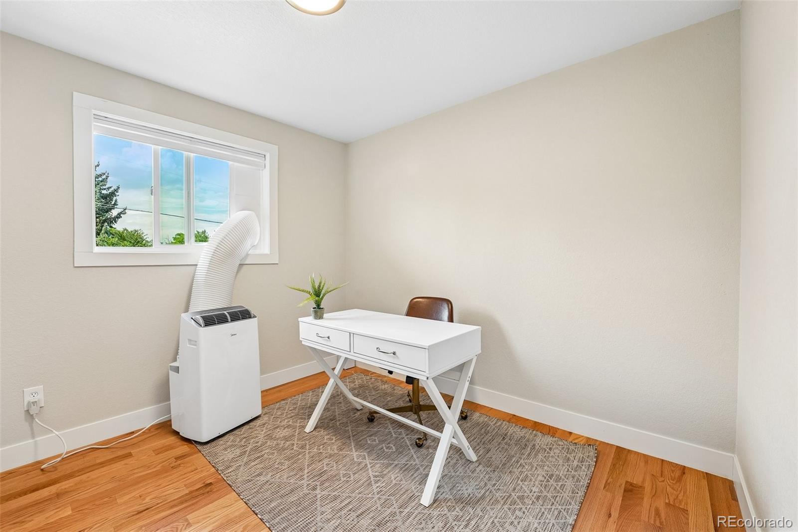 MLS Image #18 for 3521 w mountain road,englewood, Colorado