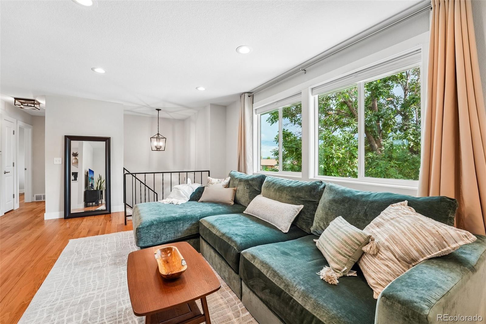 MLS Image #5 for 3521 w mountain road,englewood, Colorado
