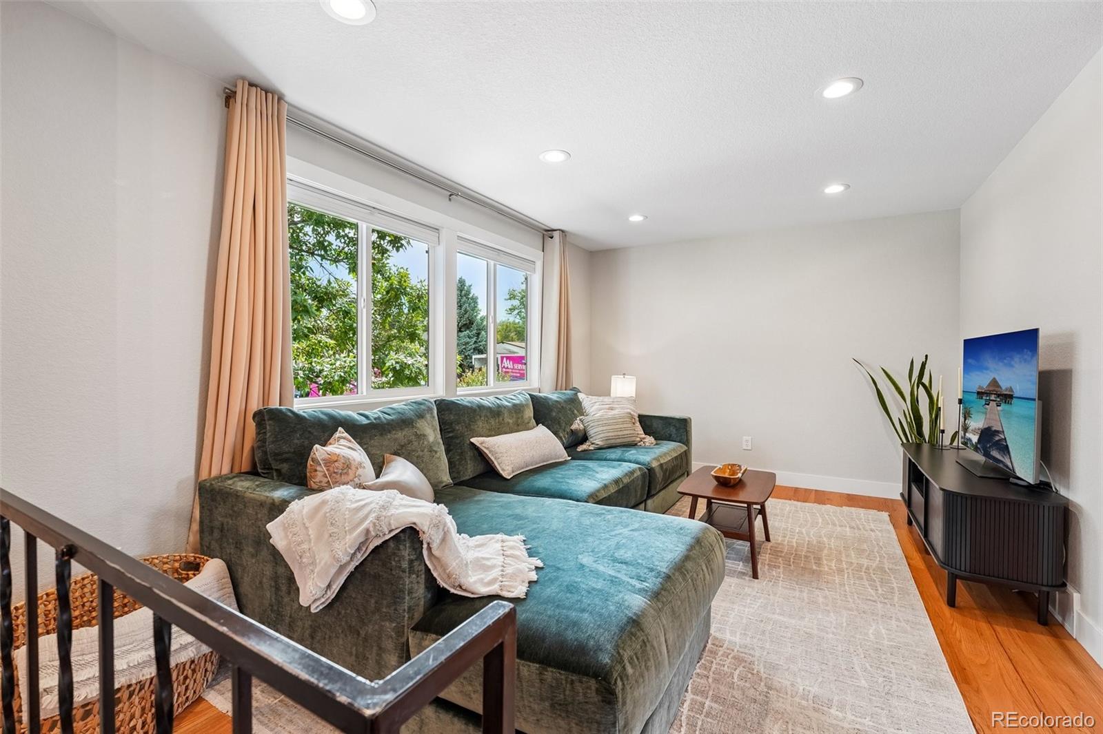 MLS Image #7 for 3521 w mountain road,englewood, Colorado