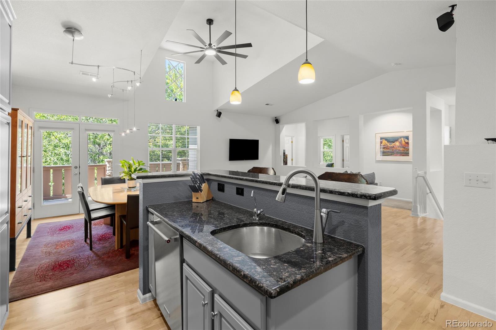 MLS Image #12 for 8108 e 28th place,denver, Colorado