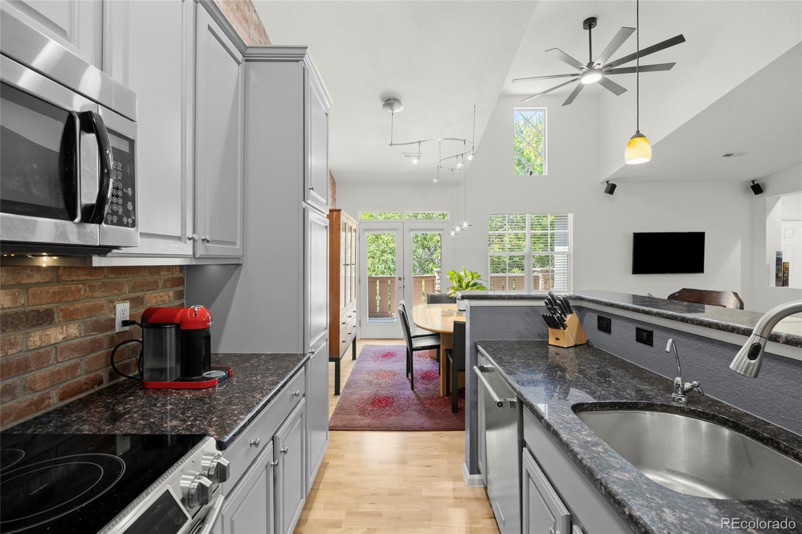 MLS Image #13 for 8108 e 28th place,denver, Colorado