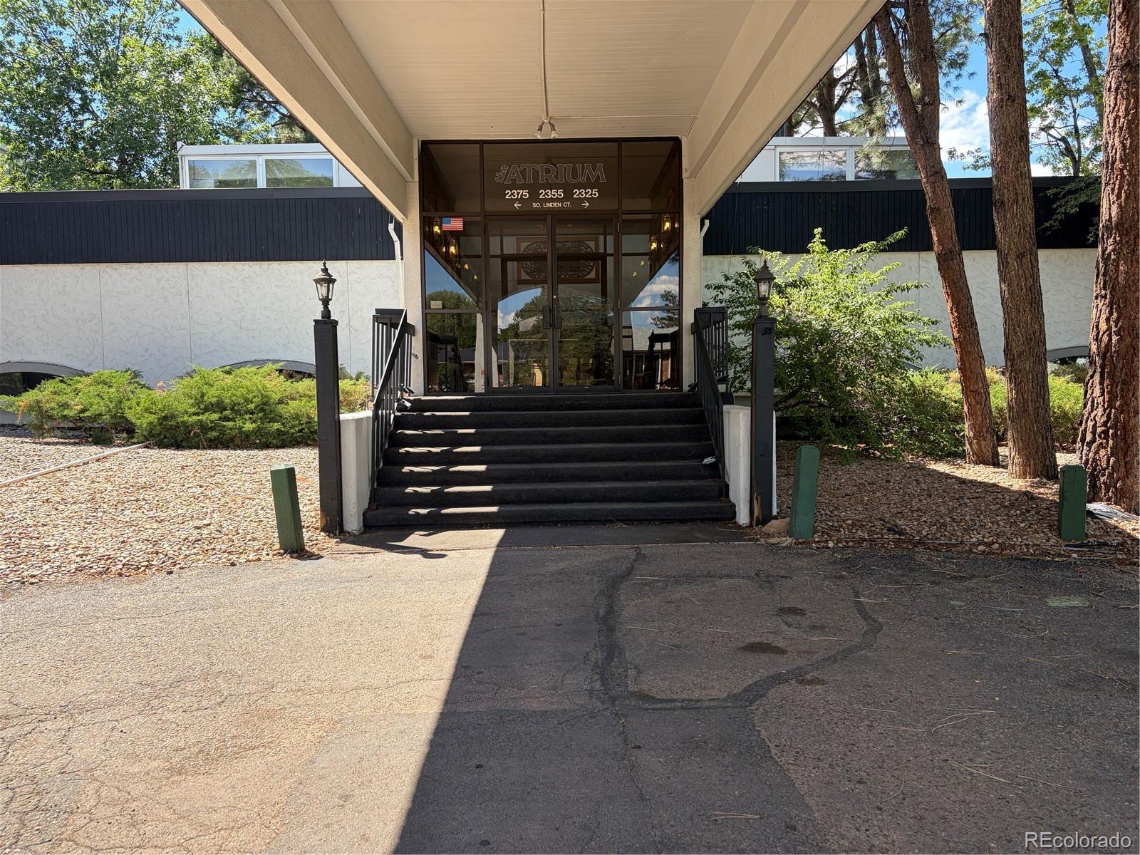 MLS Image #18 for 2325 s linden court,denver, Colorado