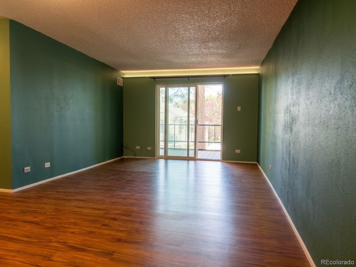 MLS Image #4 for 2325 s linden court,denver, Colorado