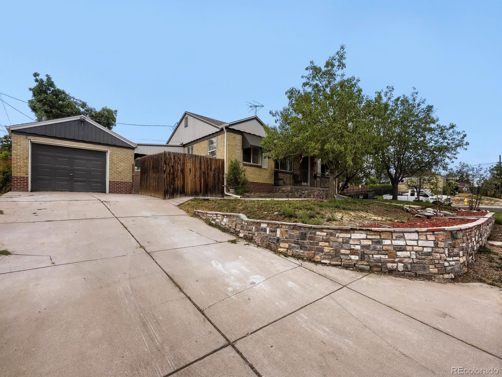 MLS Image #3 for 2551 w arkansas avenue,denver, Colorado
