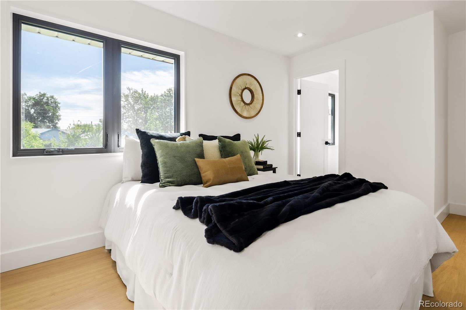 MLS Image #29 for 729 s hudson street,denver, Colorado