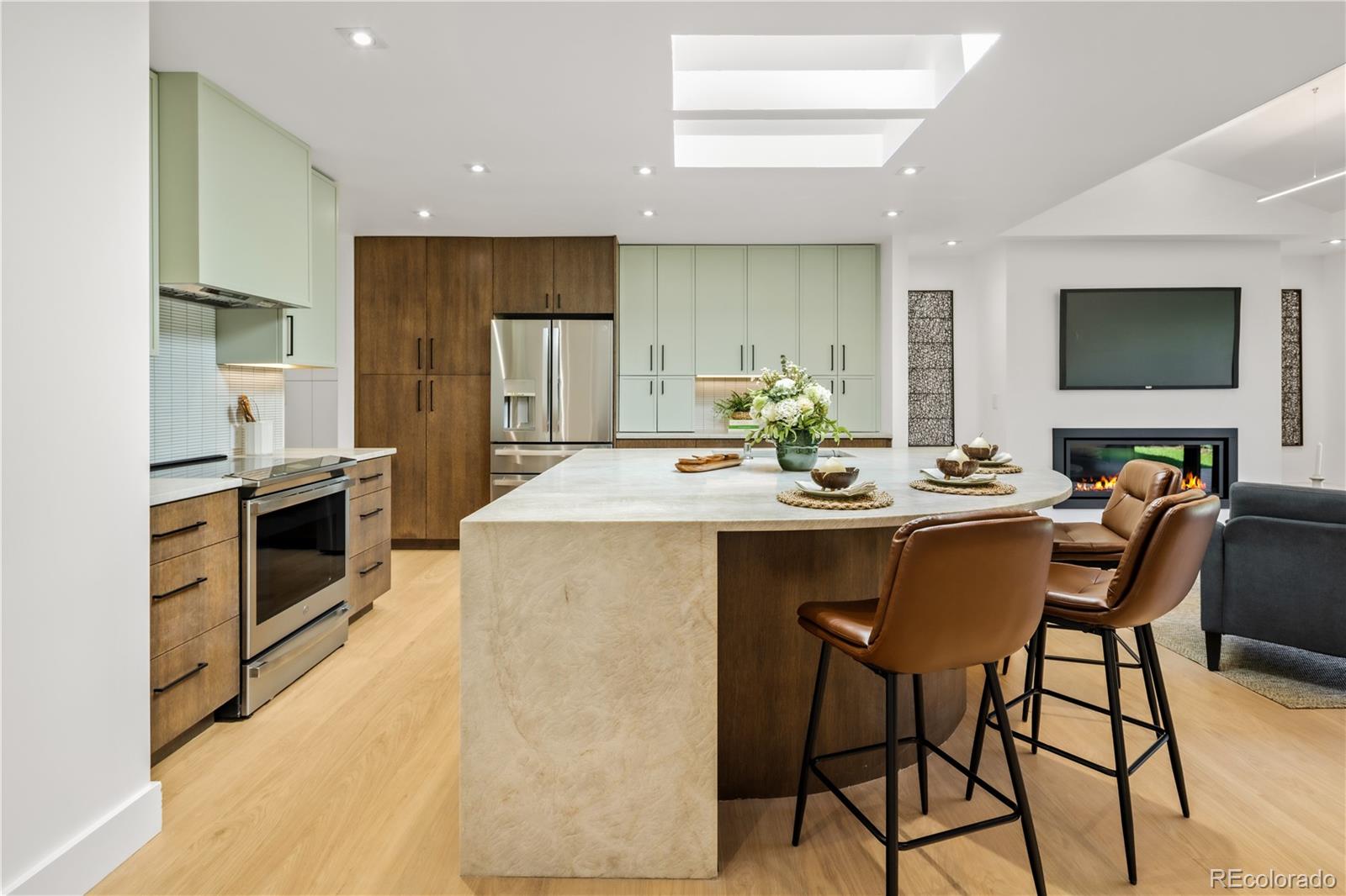 MLS Image #3 for 729 s hudson street,denver, Colorado