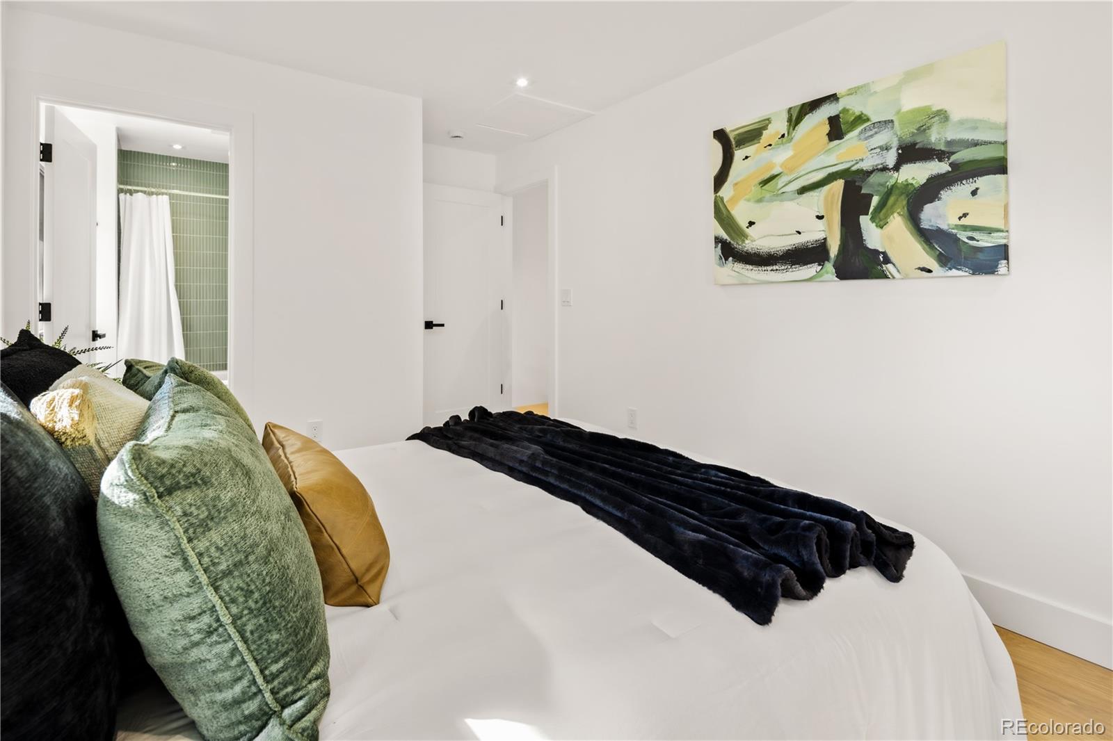 MLS Image #30 for 729 s hudson street,denver, Colorado