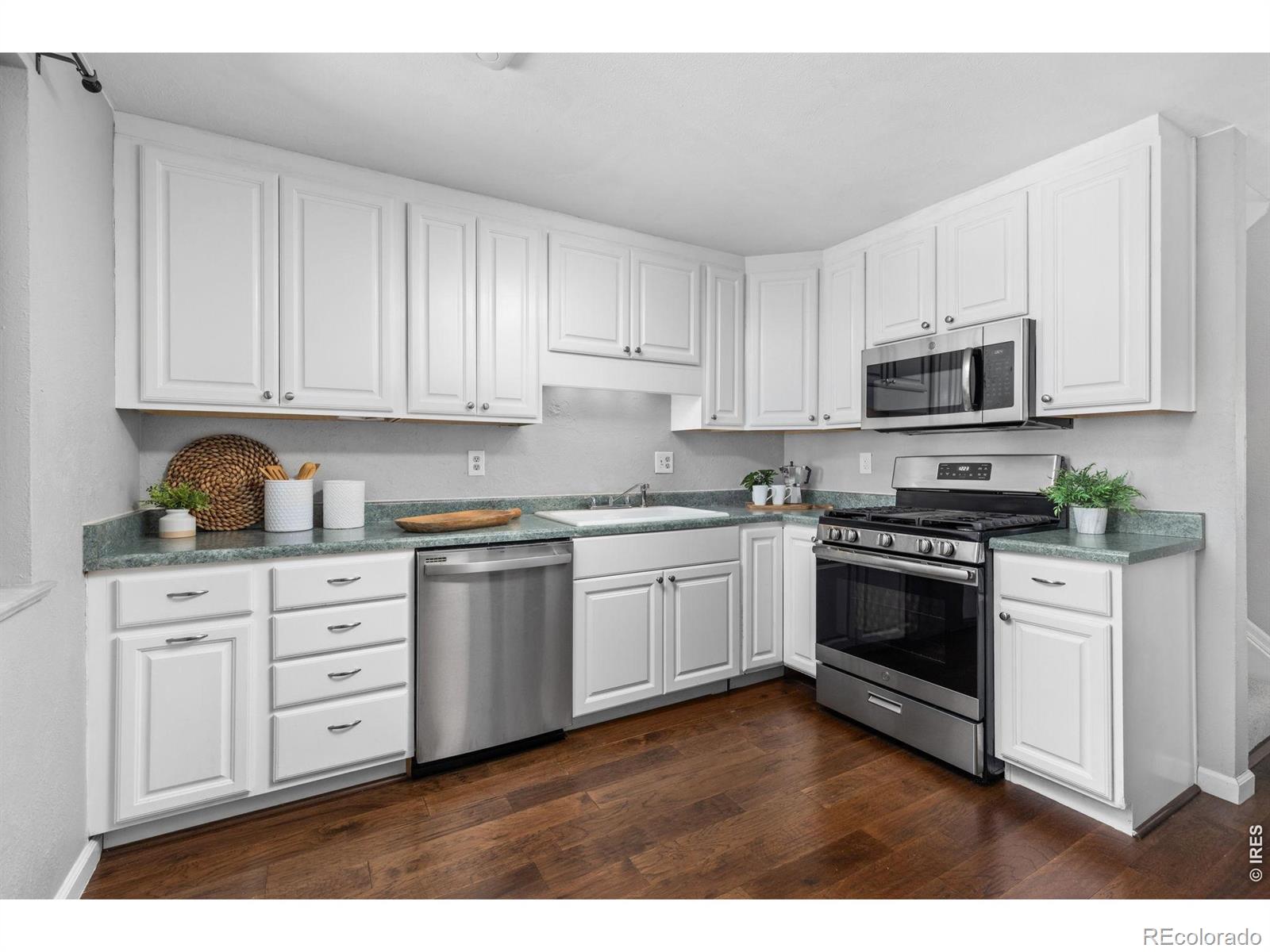 MLS Image #10 for 455 w sycamore court,louisville, Colorado