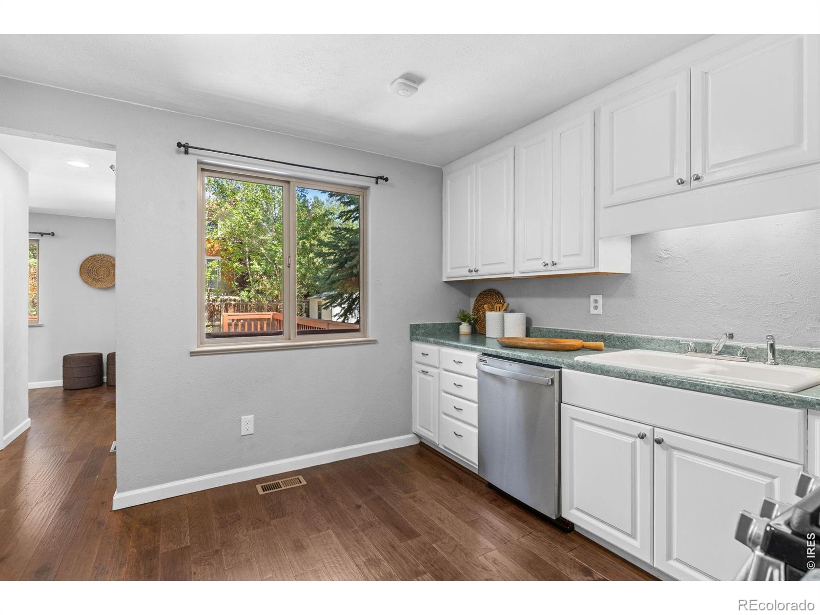 MLS Image #12 for 455 w sycamore court,louisville, Colorado