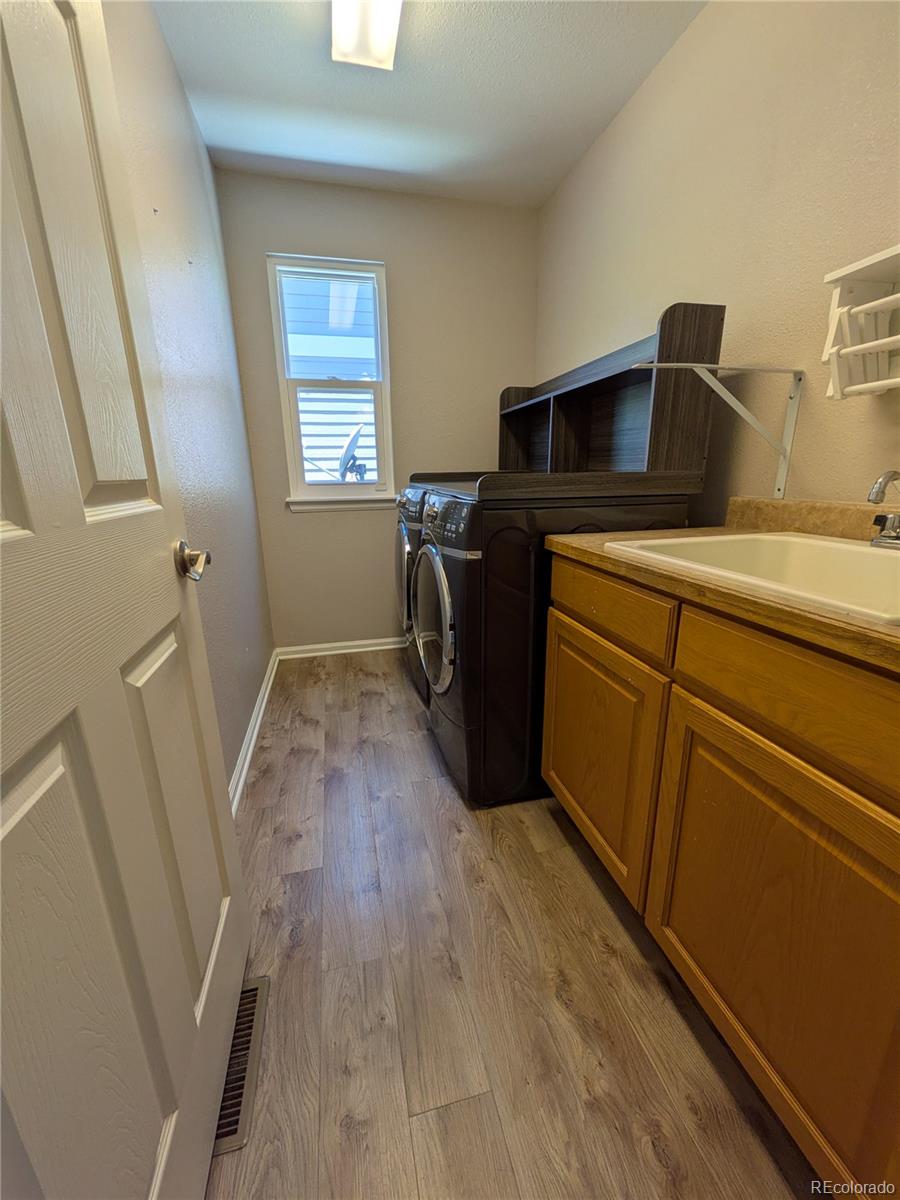 MLS Image #11 for 19613 e 39th avenue,denver, Colorado