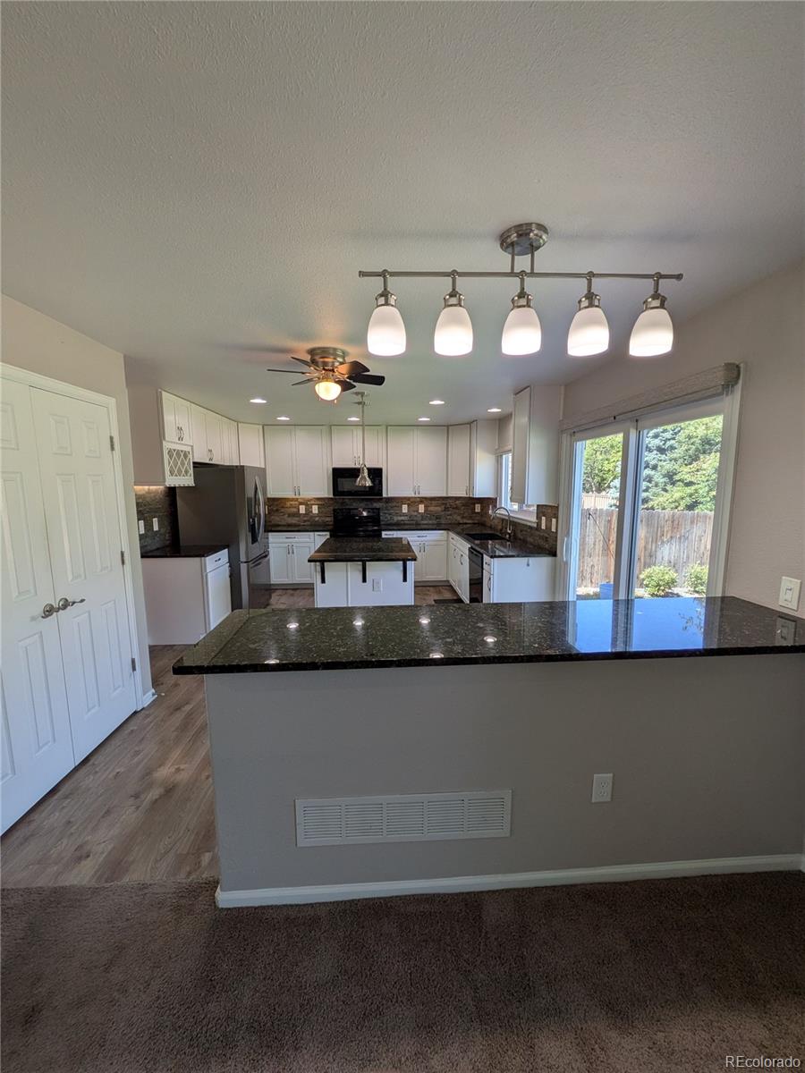 MLS Image #6 for 19613 e 39th avenue,denver, Colorado