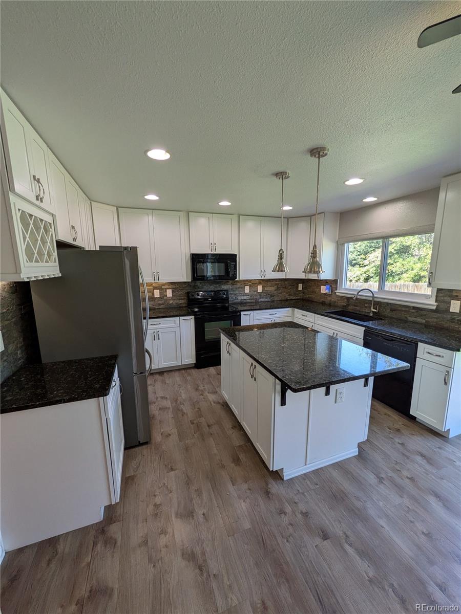 MLS Image #7 for 19613 e 39th avenue,denver, Colorado