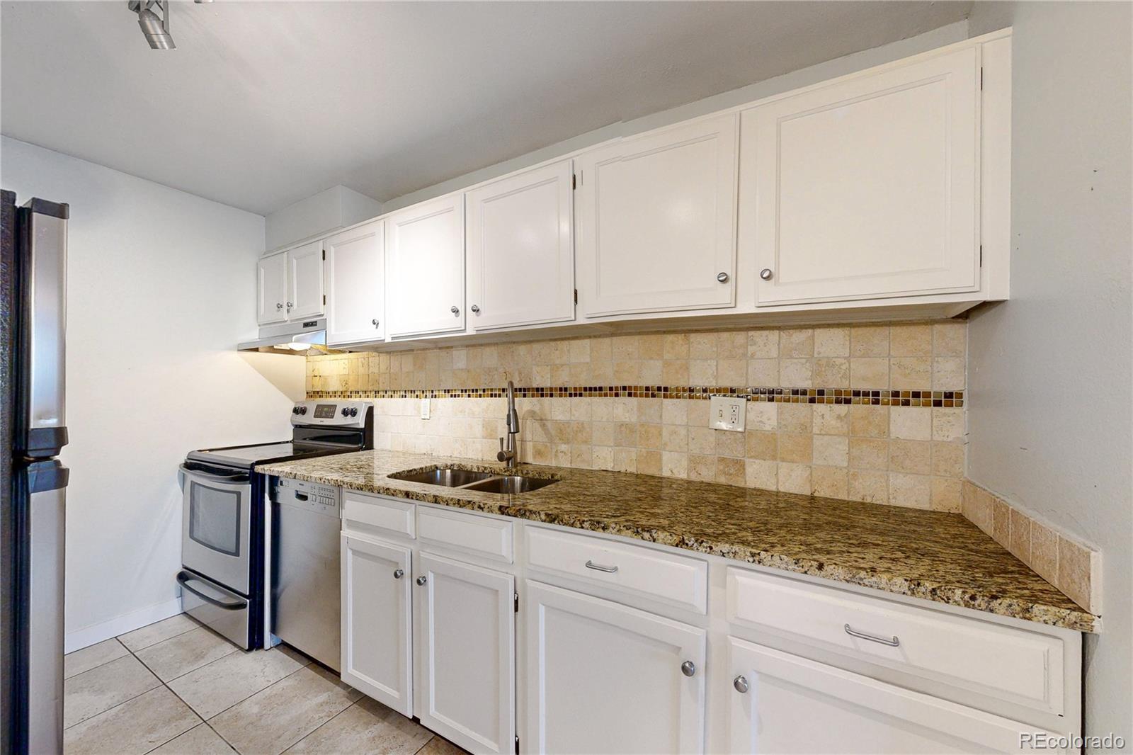 MLS Image #16 for 2  adams street,denver, Colorado