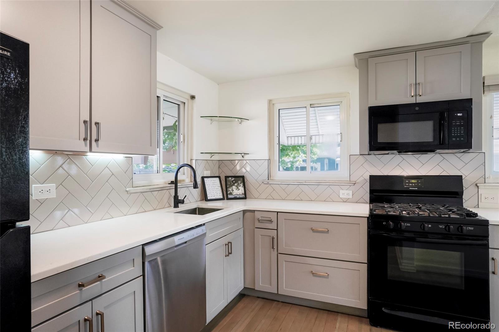 MLS Image #7 for 2115 w elk place,denver, Colorado