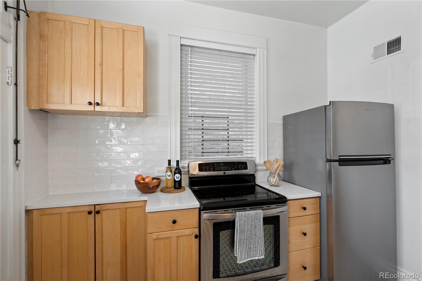 MLS Image #20 for 1576 n emerson street,denver, Colorado