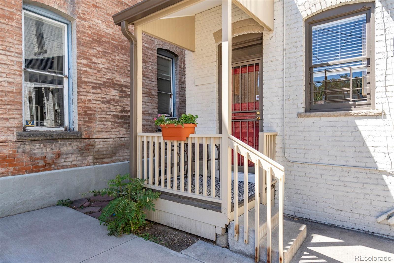 MLS Image #40 for 1576 n emerson street,denver, Colorado