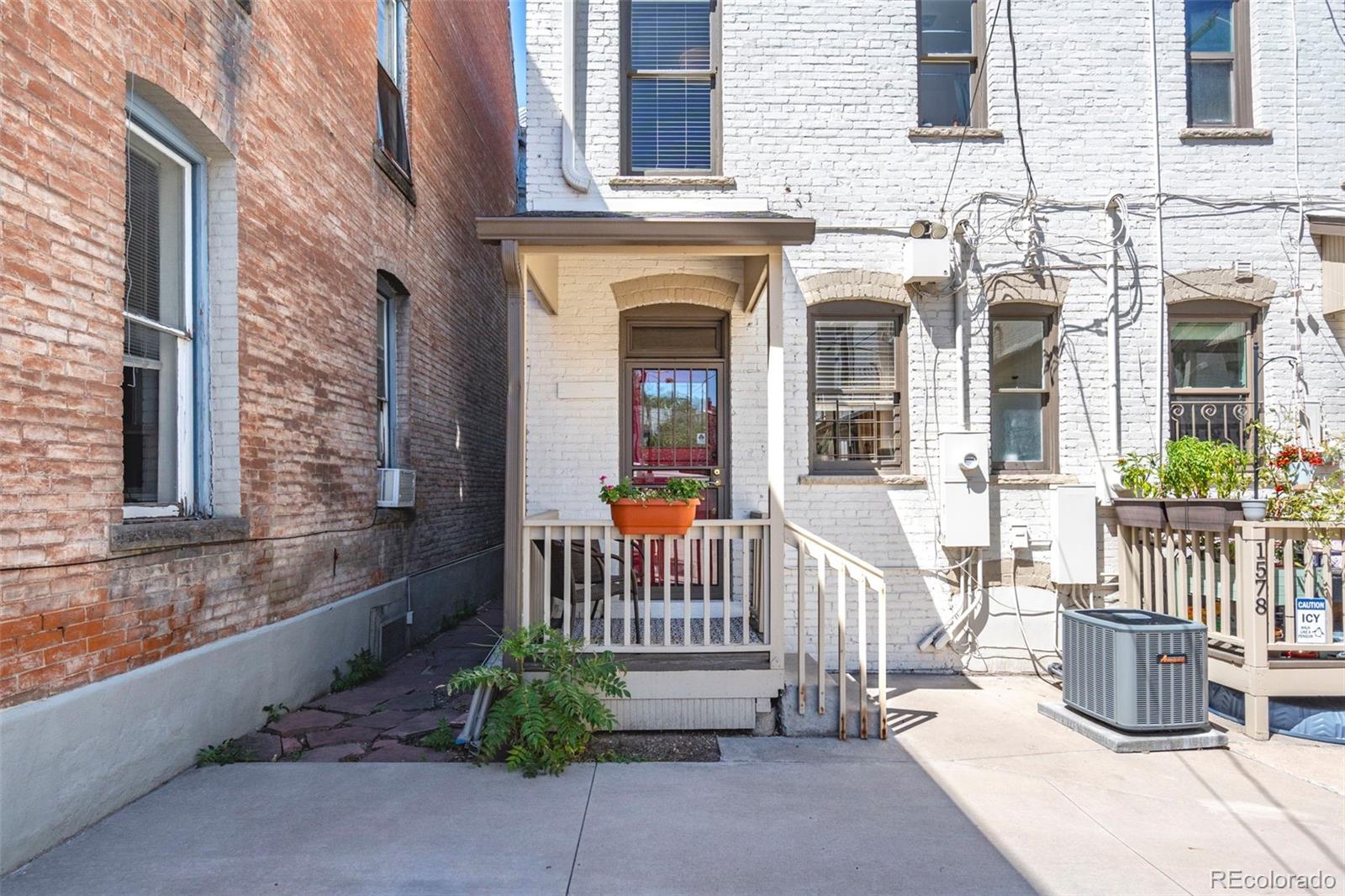 MLS Image #41 for 1576 n emerson street,denver, Colorado