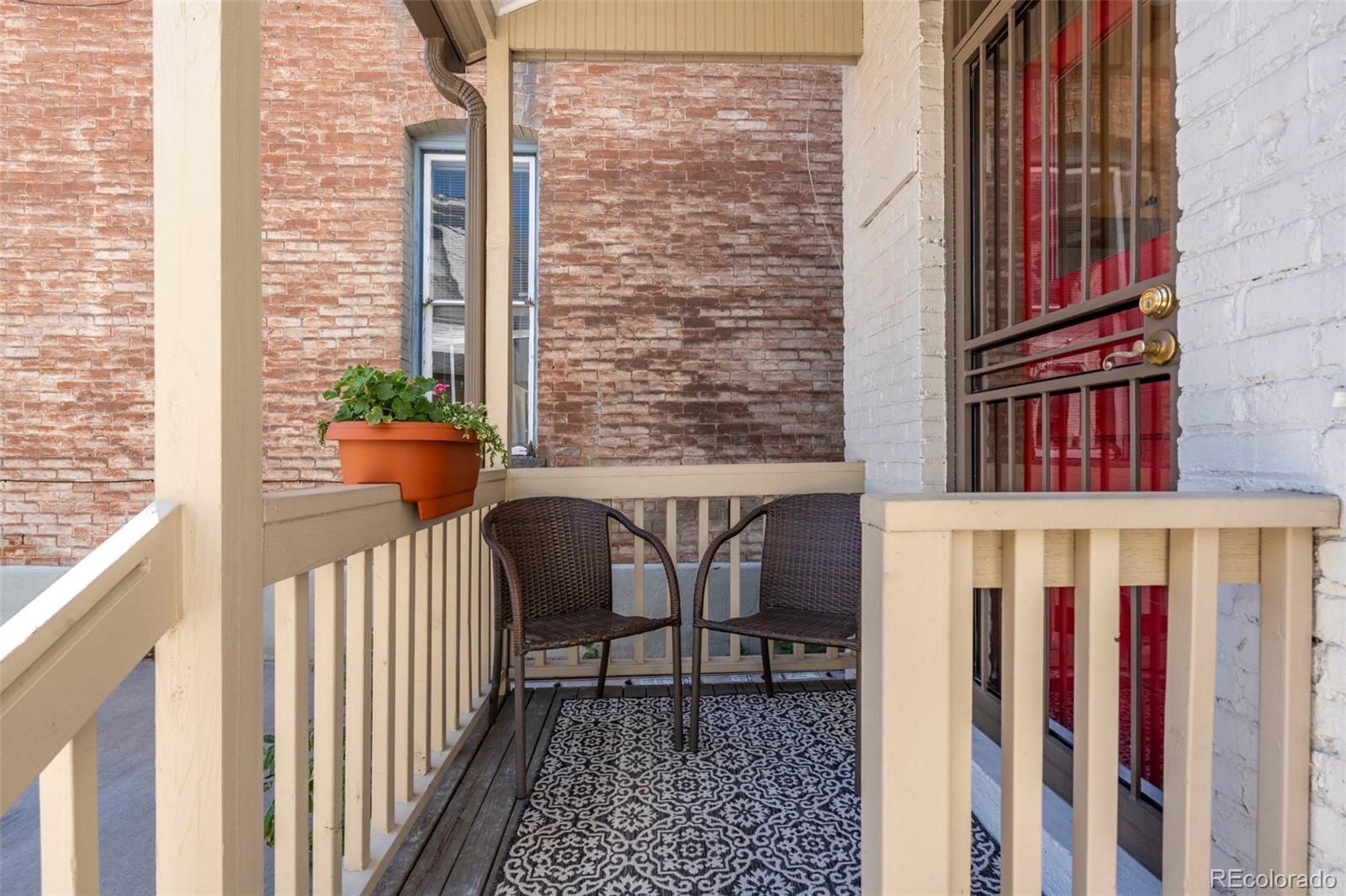 MLS Image #42 for 1576 n emerson street,denver, Colorado