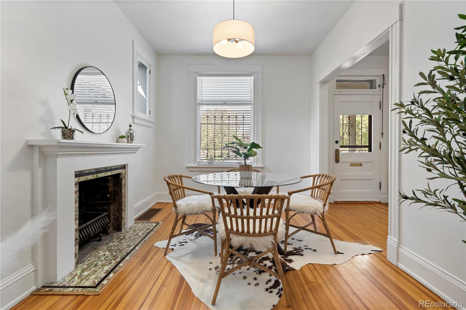 MLS Image #6 for 1576 n emerson street,denver, Colorado