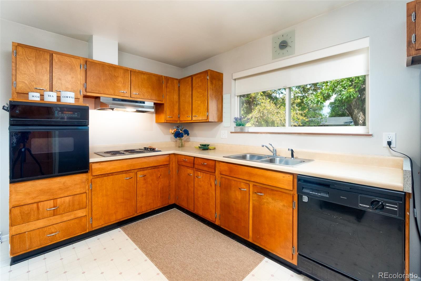 MLS Image #13 for 681 s holly street,denver, Colorado