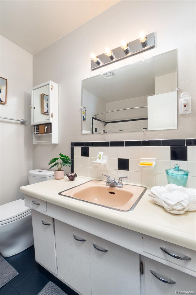 MLS Image #27 for 681 s holly street,denver, Colorado