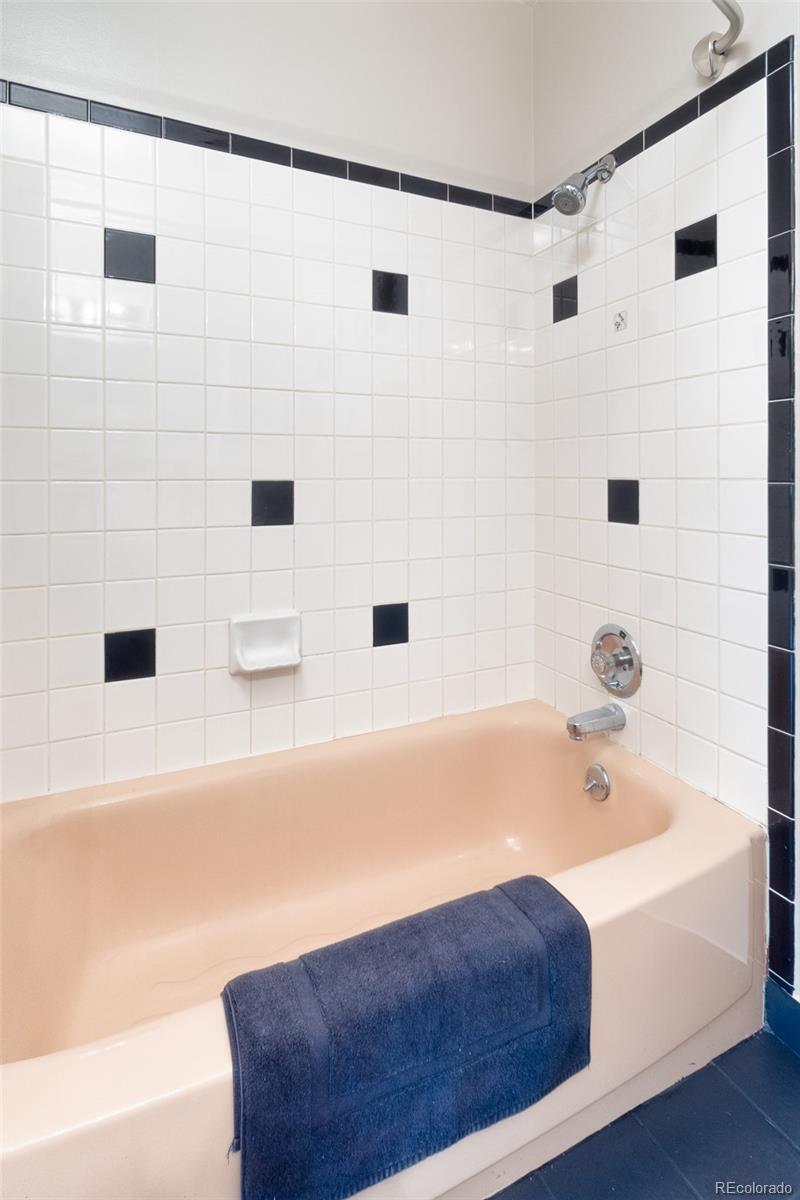 MLS Image #28 for 681 s holly street,denver, Colorado