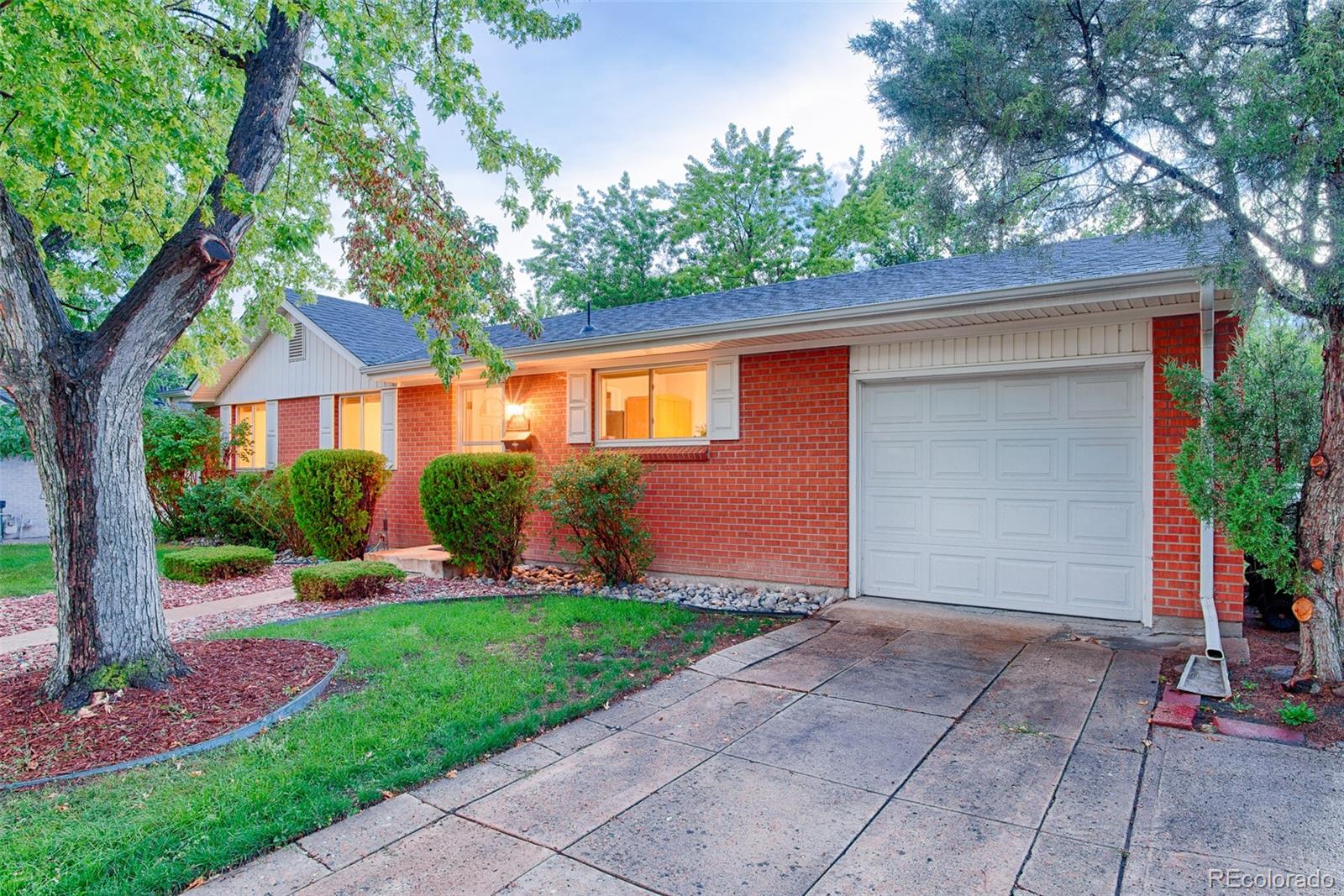 MLS Image #3 for 681 s holly street,denver, Colorado