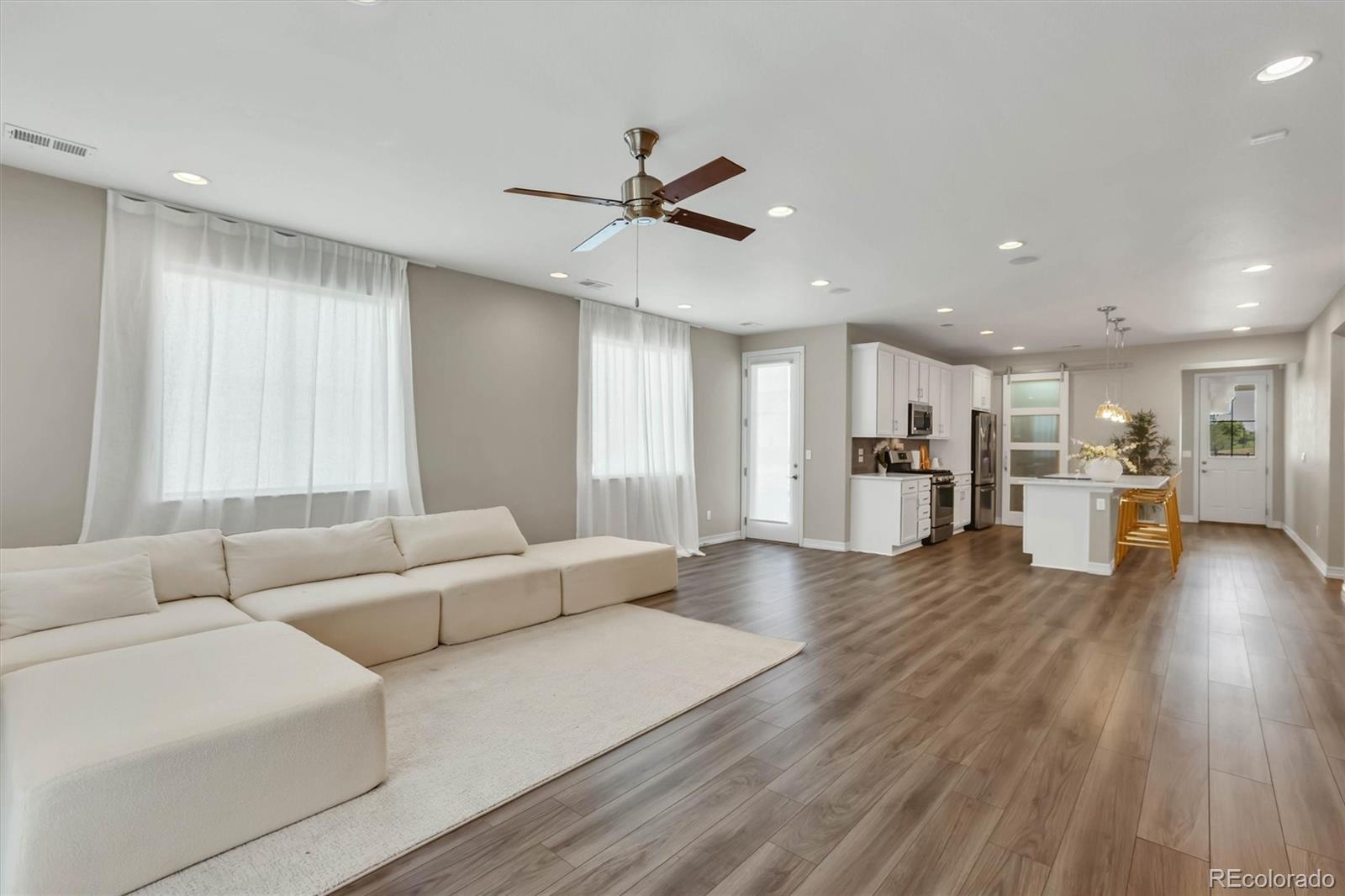 MLS Image #1 for 257 s scottsburg court,aurora, Colorado