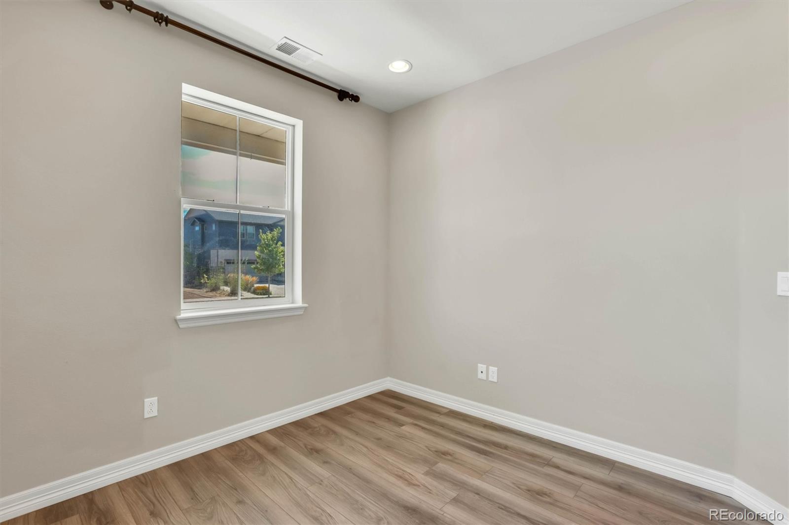 MLS Image #11 for 257 s scottsburg court,aurora, Colorado