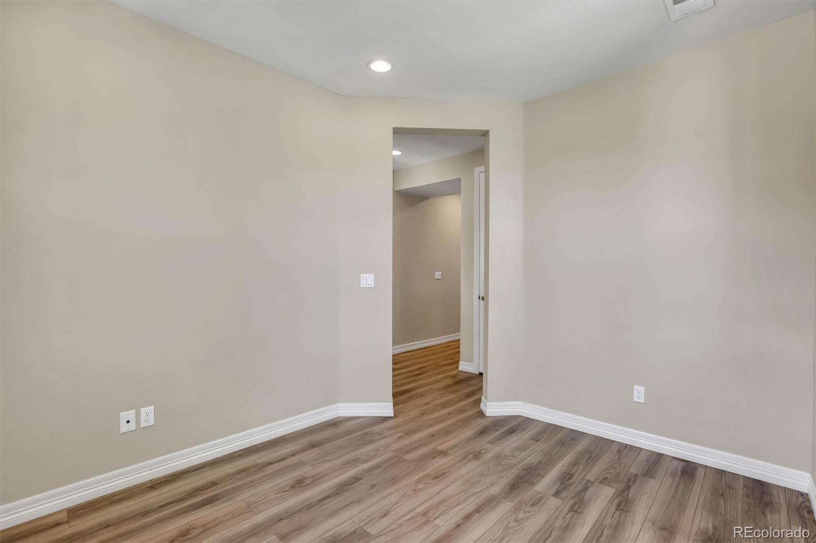 MLS Image #13 for 257 s scottsburg court,aurora, Colorado