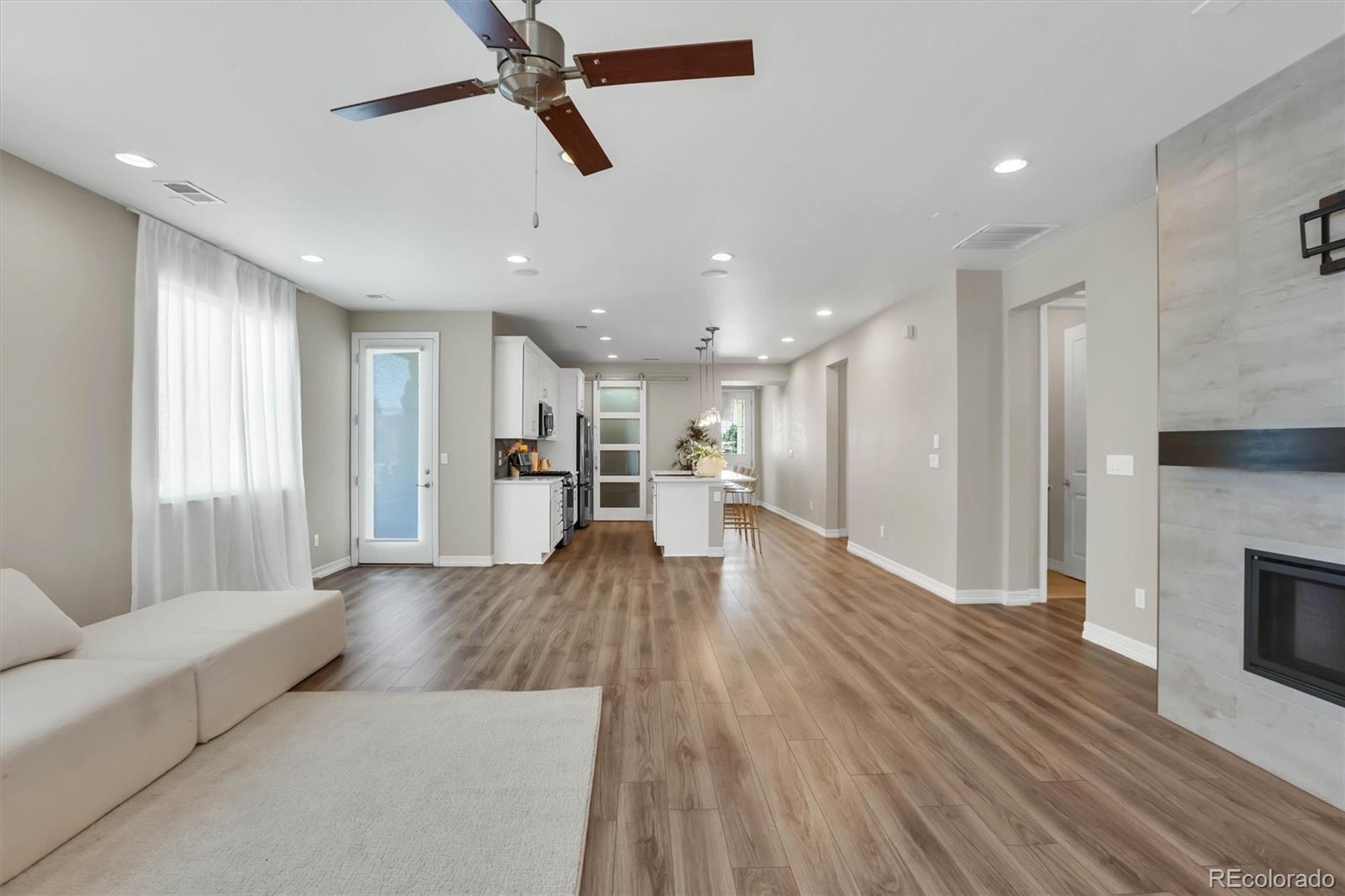 MLS Image #2 for 257 s scottsburg court,aurora, Colorado