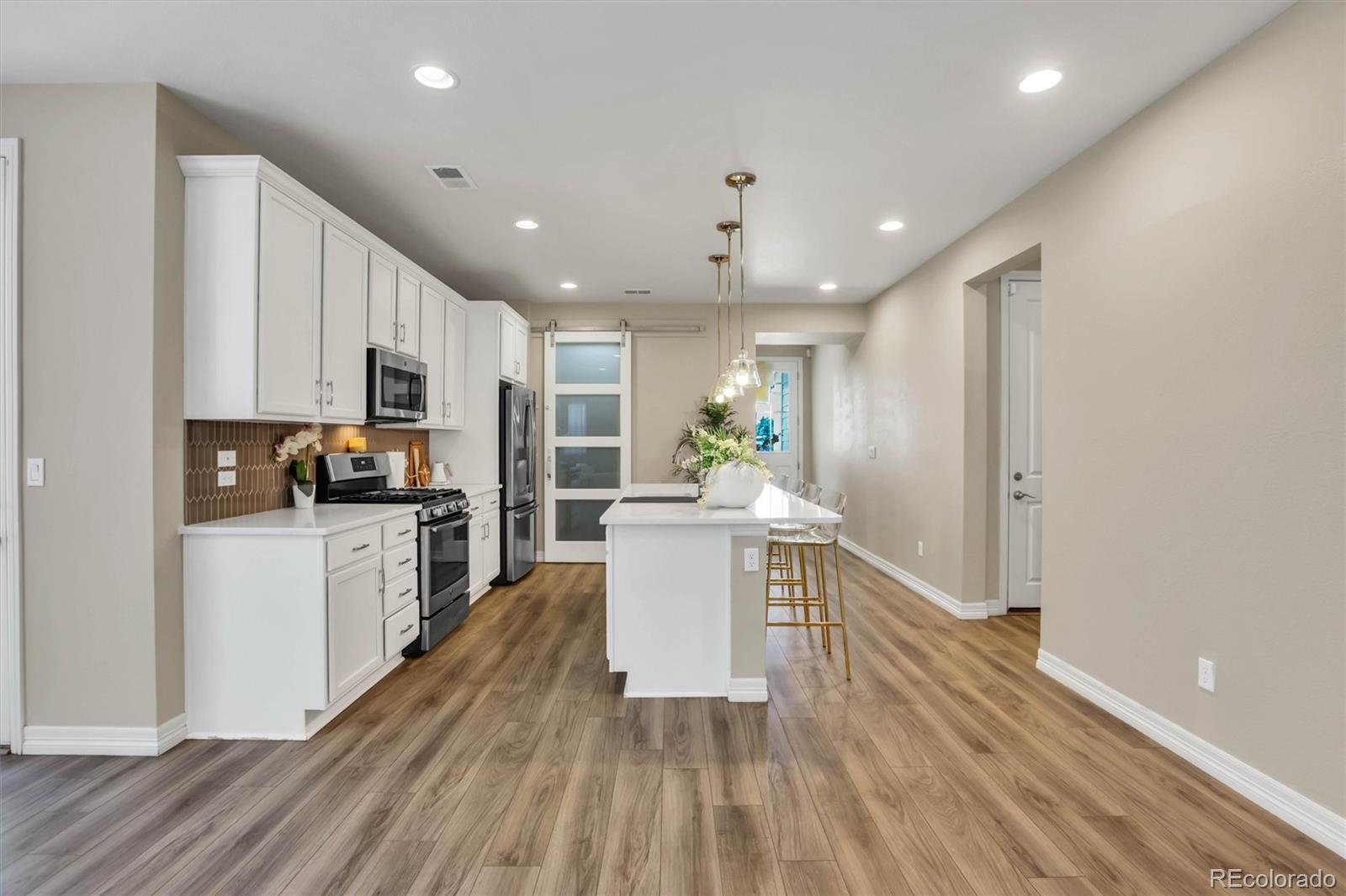 MLS Image #5 for 257 s scottsburg court,aurora, Colorado