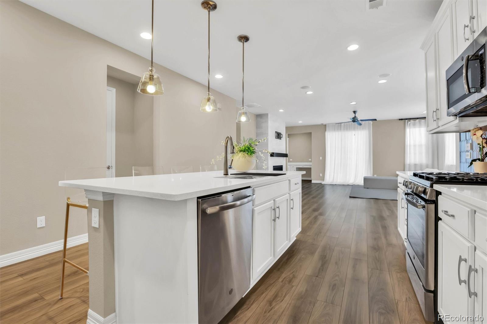 MLS Image #8 for 257 s scottsburg court,aurora, Colorado