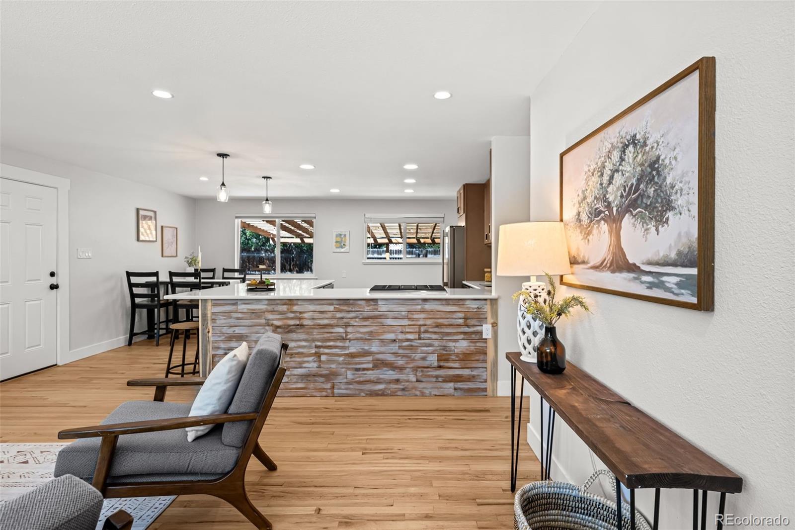 MLS Image #3 for 5475 s lakeview street,littleton, Colorado