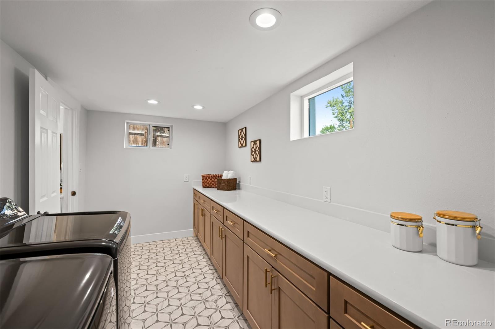 MLS Image #38 for 5475 s lakeview street,littleton, Colorado