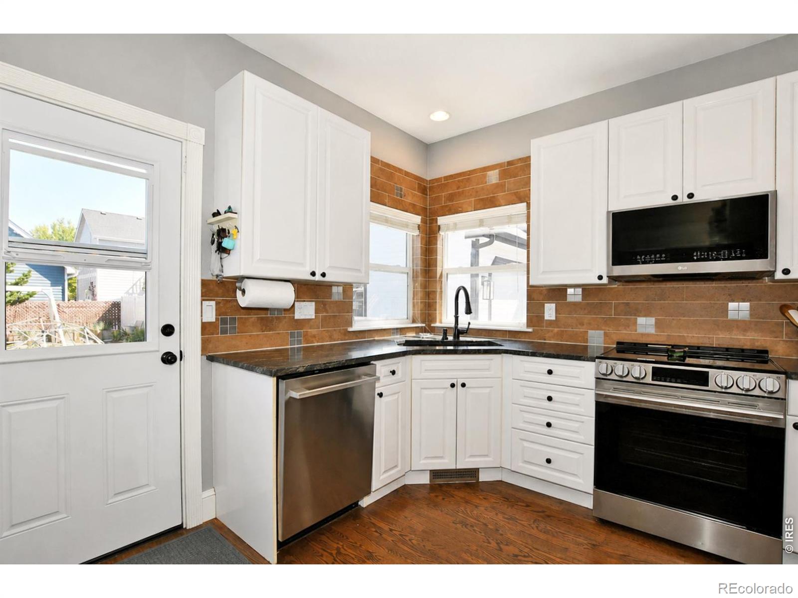MLS Image #9 for 1414  canal drive,windsor, Colorado
