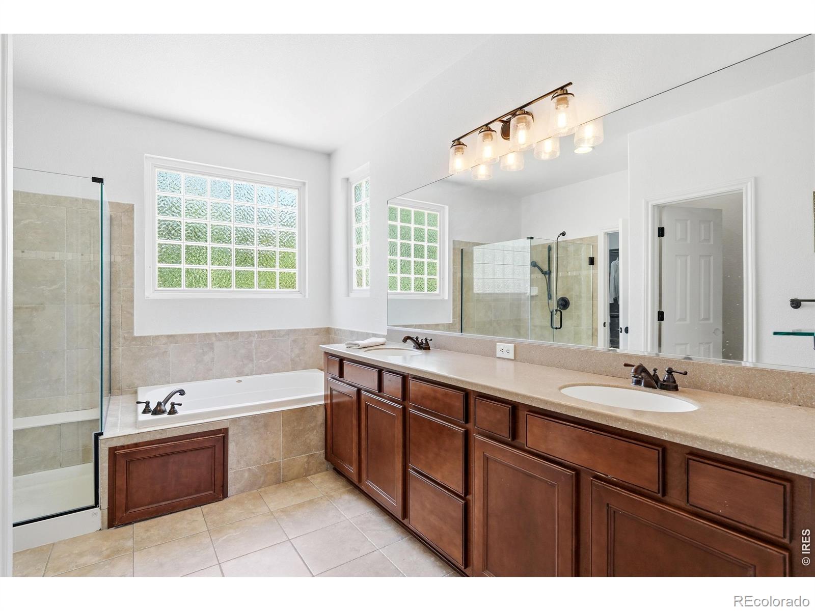 MLS Image #6 for 913  serene court,erie, Colorado