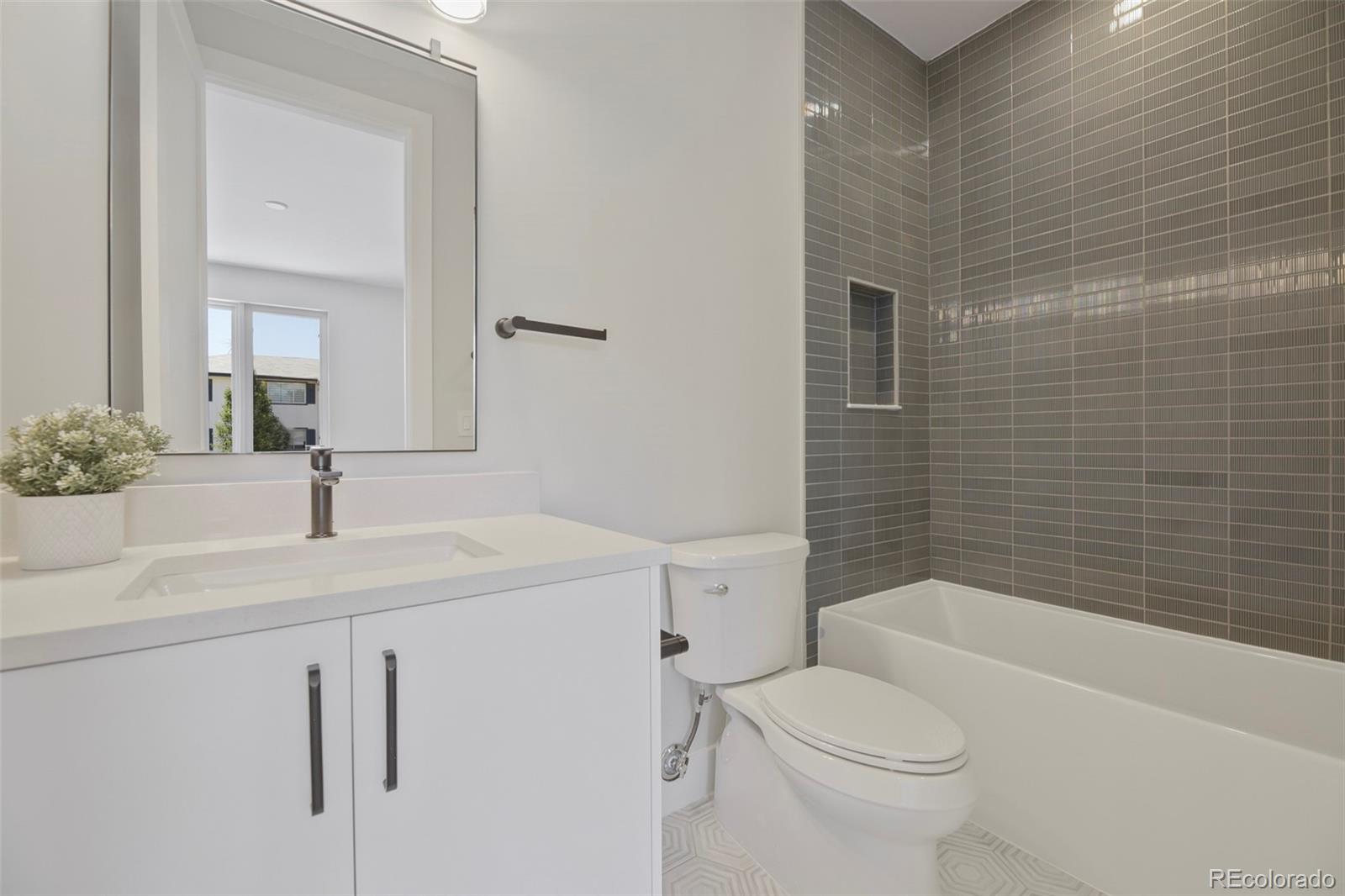 MLS Image #19 for 2225 s dexter street,denver, Colorado