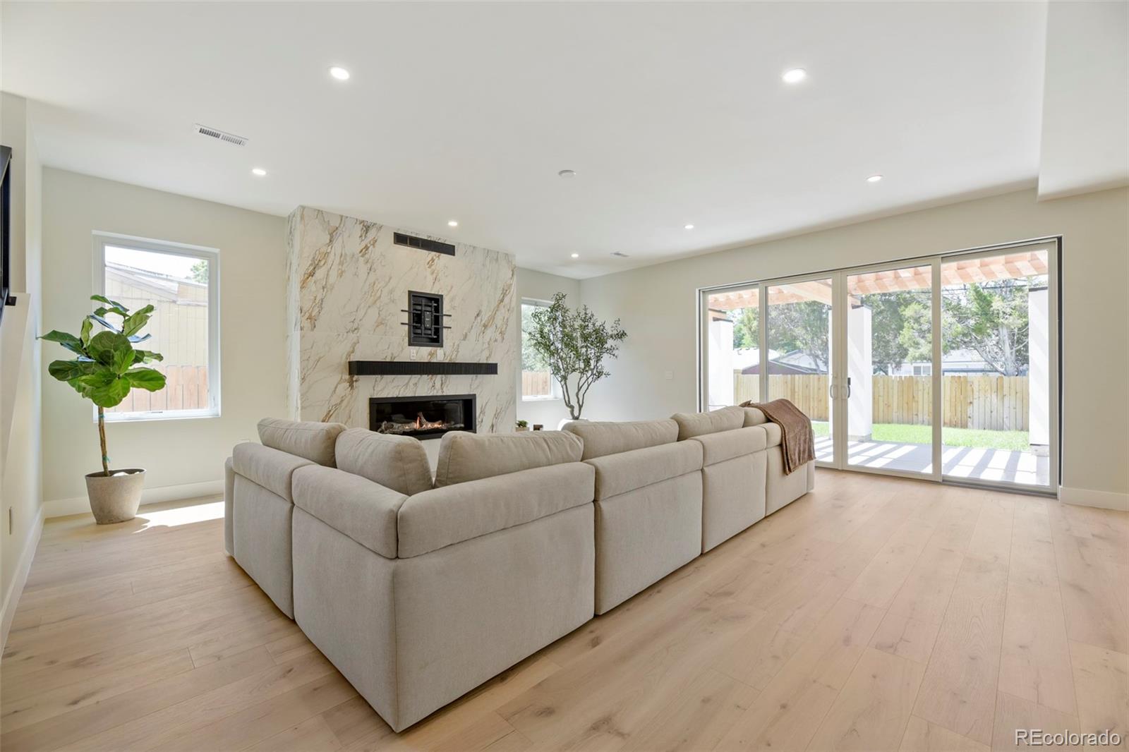 MLS Image #7 for 2225 s dexter street,denver, Colorado