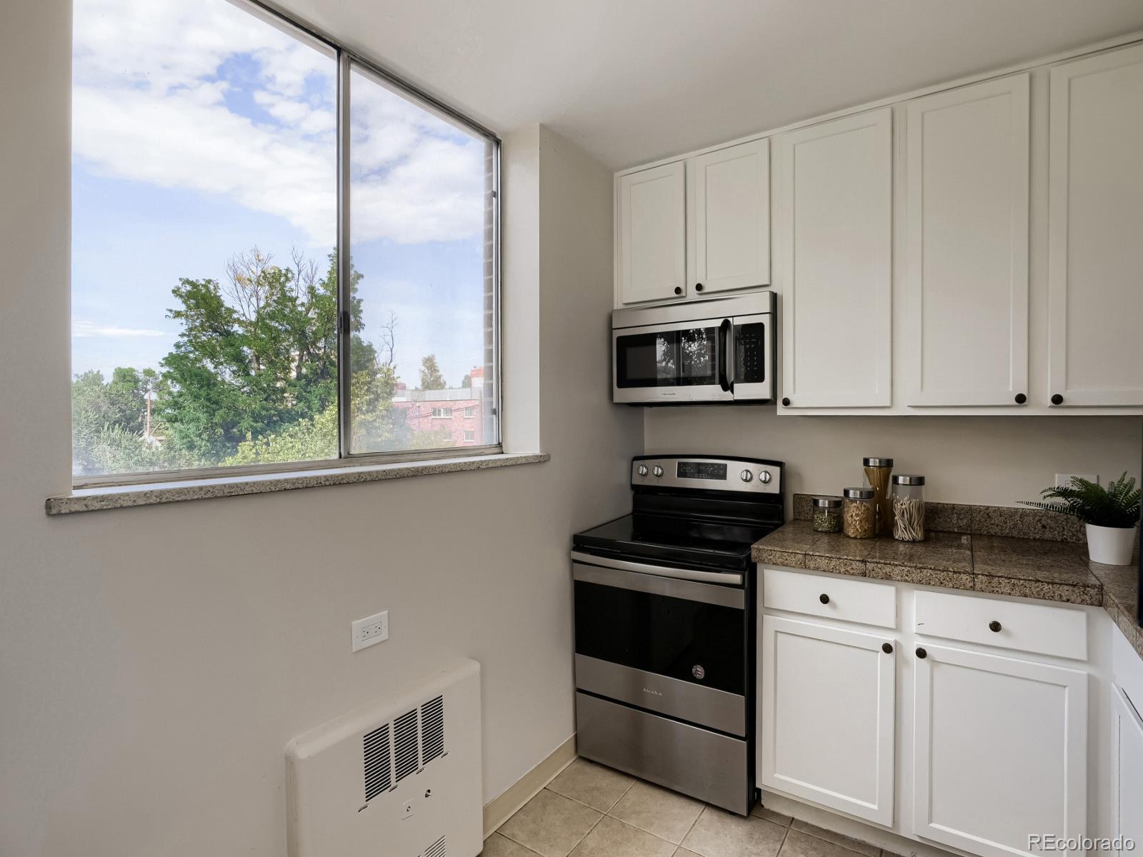 MLS Image #10 for 1200  vine street,denver, Colorado