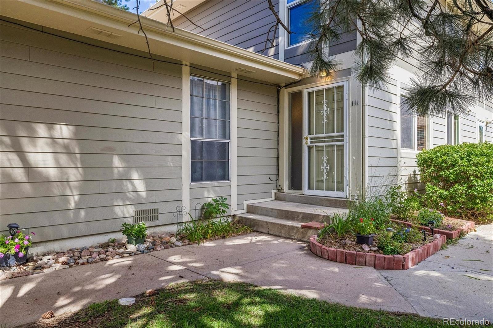 MLS Image #1 for 1250 s monaco street parkway,denver, Colorado