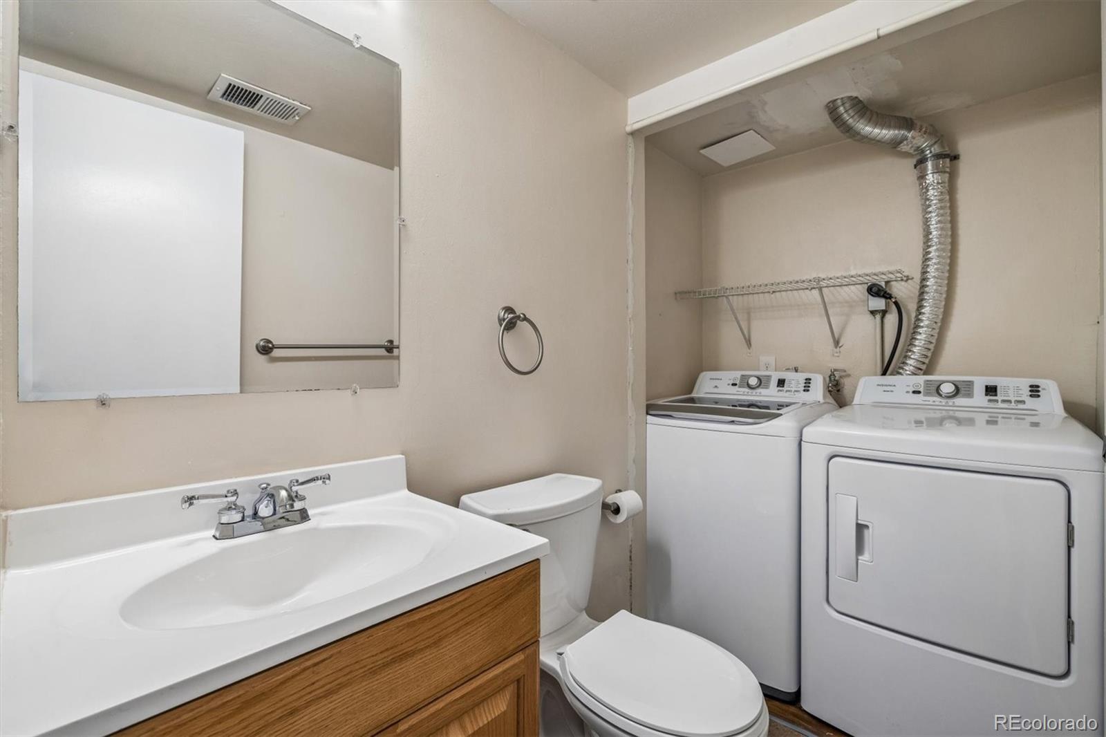 MLS Image #11 for 1250 s monaco street parkway,denver, Colorado