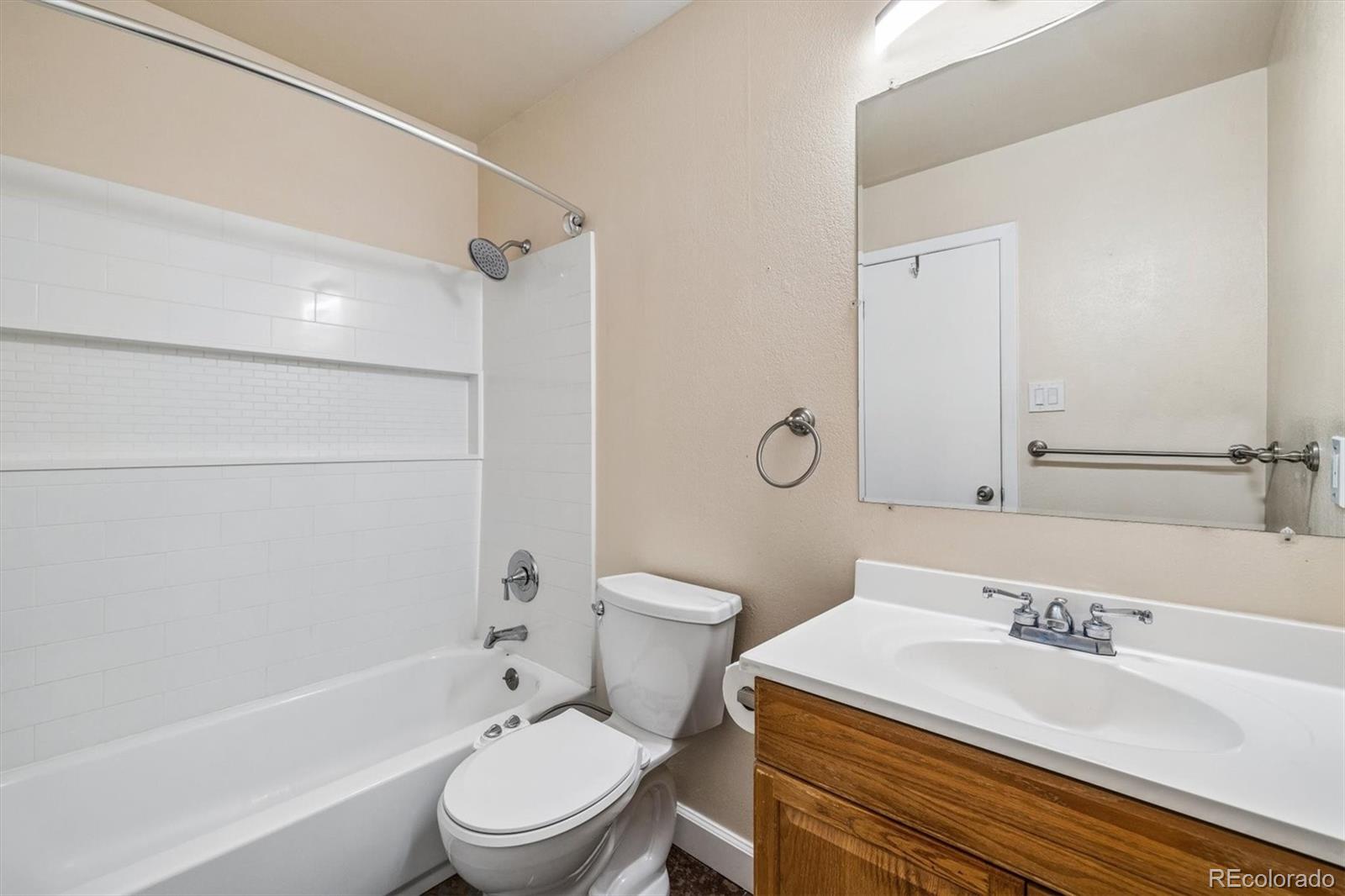 MLS Image #16 for 1250 s monaco street parkway,denver, Colorado