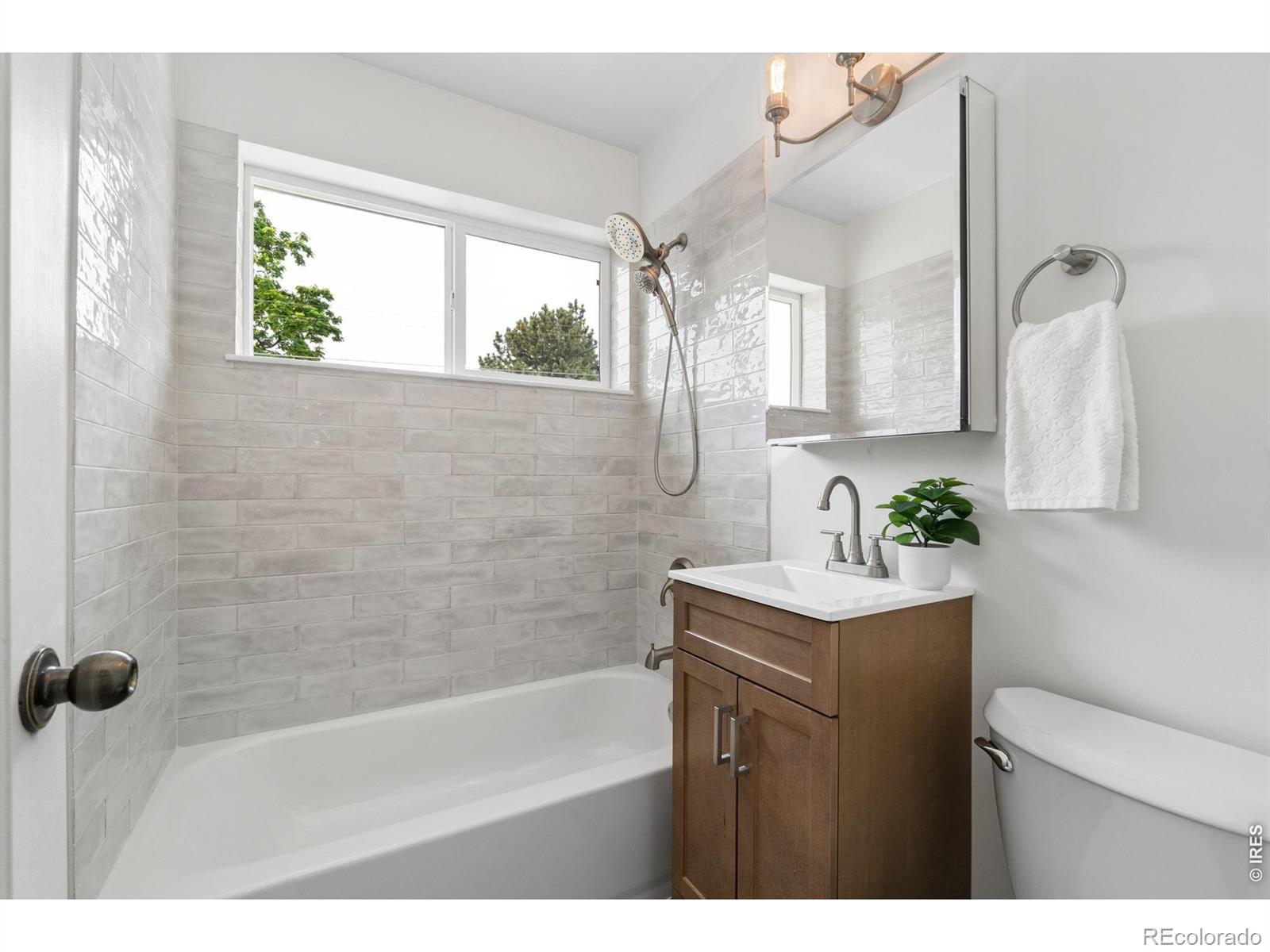 MLS Image #11 for 3340 e martin luther king jr boulevard,denver, Colorado