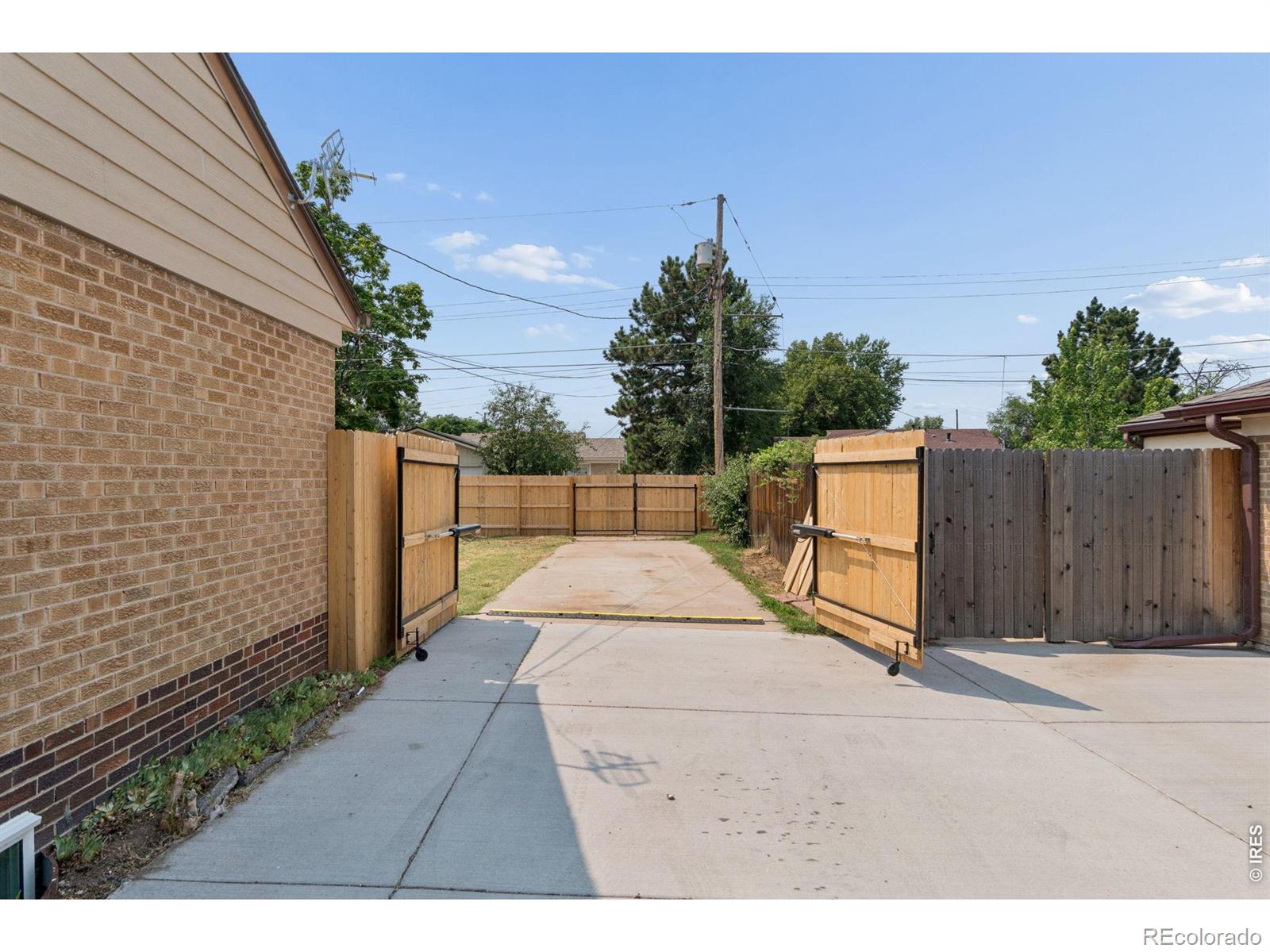 MLS Image #31 for 3340 e martin luther king jr boulevard,denver, Colorado