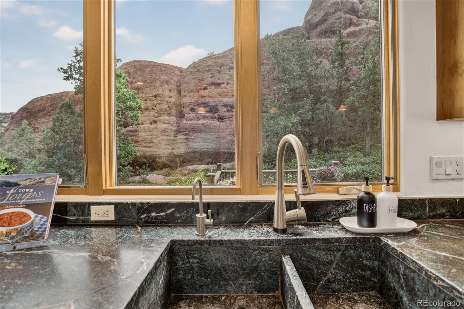MLS Image #10 for 9193 s buffalo drive,littleton, Colorado